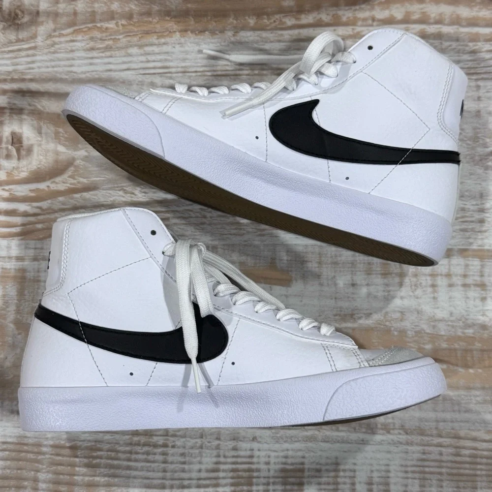 NIKE Blazer Mid '77 (GS) White/Black in Size 6.5Y - Picture 2 of 9